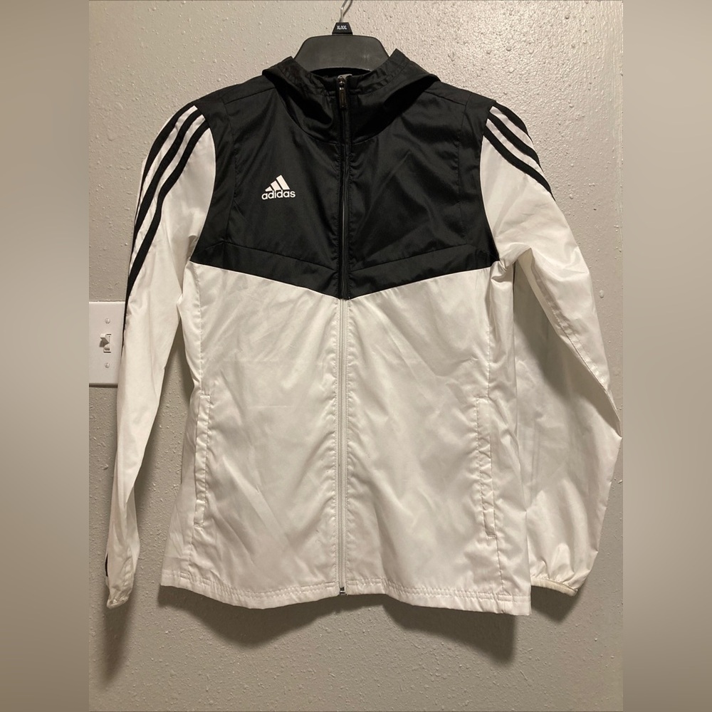 [DY0099] Womens Adidas AFS Tiro Wind Breaker size Small